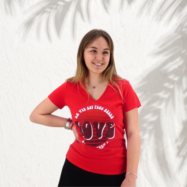 T-shirt rouge col v love femme